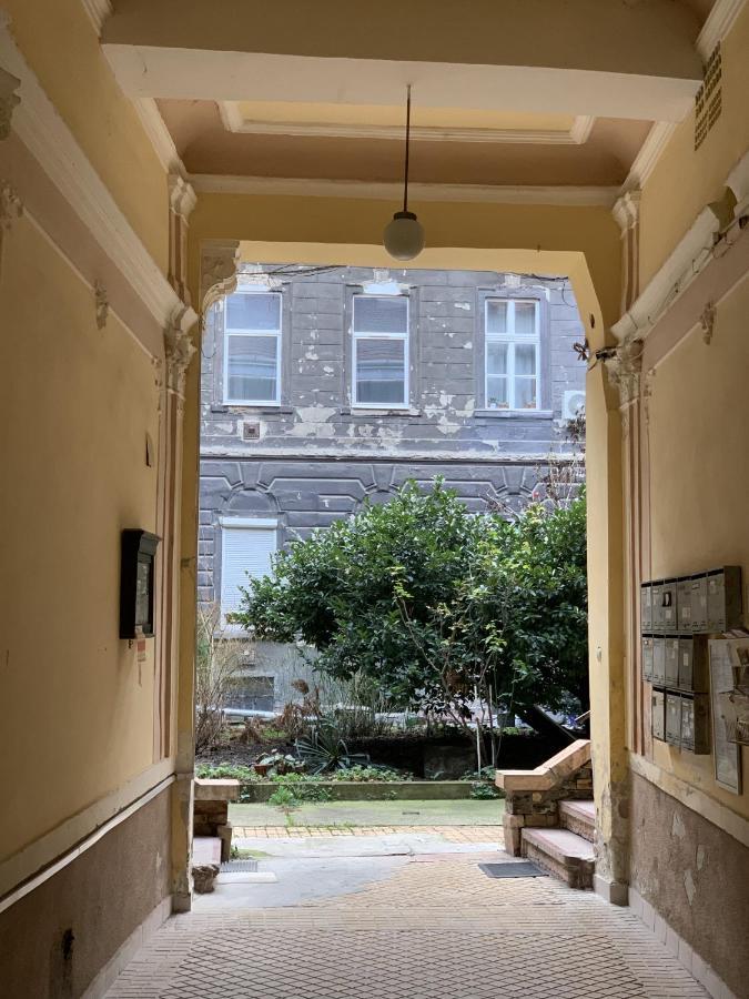 Apartment R74 - Your In Budapest